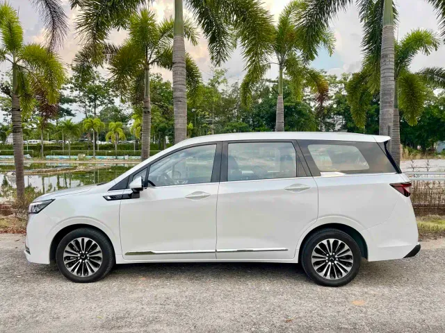 Wuling Jiachen — Фото автомобиля 4