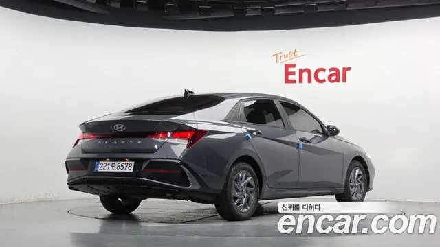 Hyundai Avante CN7 — Фото автомобиля 2