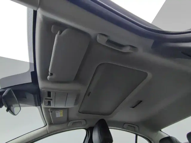 Mazda Axela — Фото автомобиля 14