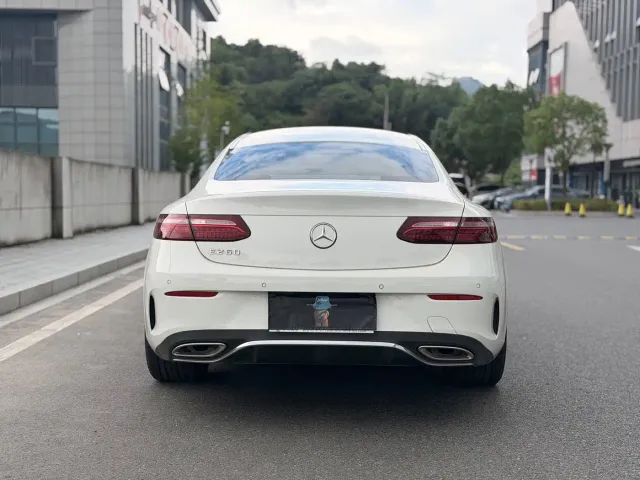 Mercedes-Benz E-Class — Фото автомобиля 10