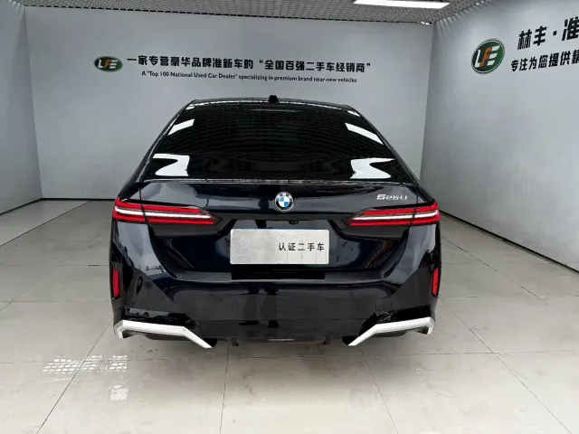 BMW 5 Series — Фото автомобиля 6