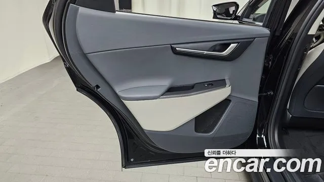 Kia EV6 — Фото автомобиля 24