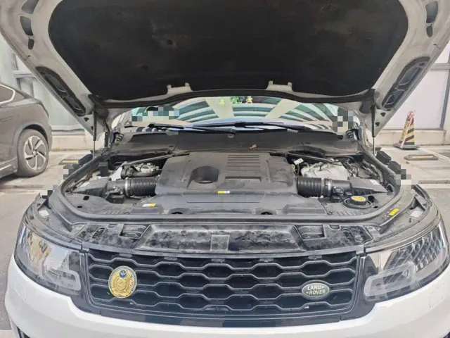 Land Rover Range Rover Sport — Фото автомобиля 10