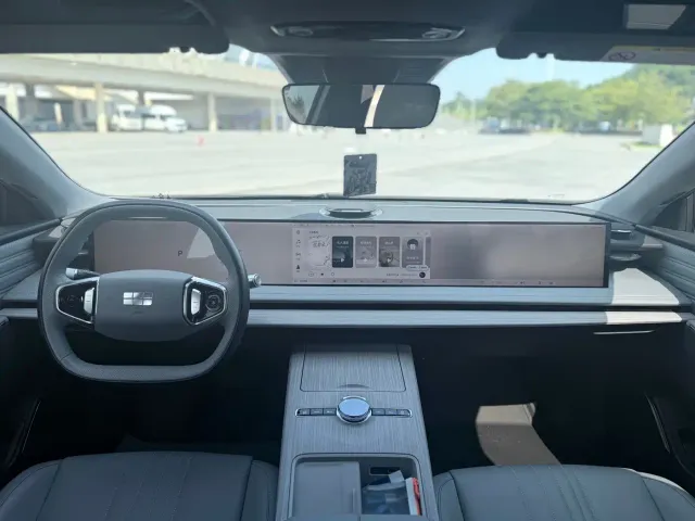 Geely Galaxy E8 — Фото автомобиля 10