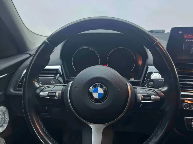 BMW 1 Series — Фото автомобиля 11