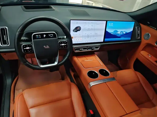 Li Auto L9 — Фото автомобиля 9