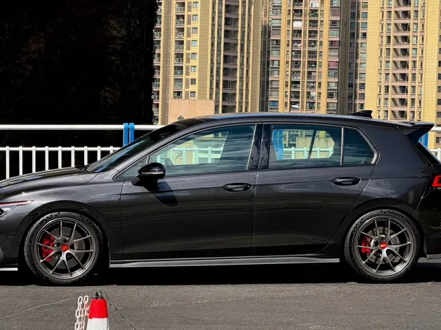 Volkswagen Golf GTI — Фото автомобиля 3
