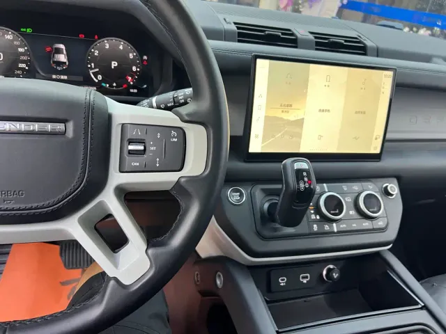 Land Rover Defender — Фото автомобиля 19