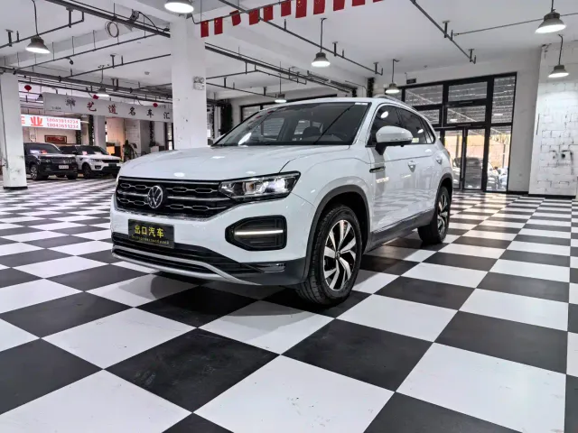 Фотография автомобиля — Volkswagen Tayron