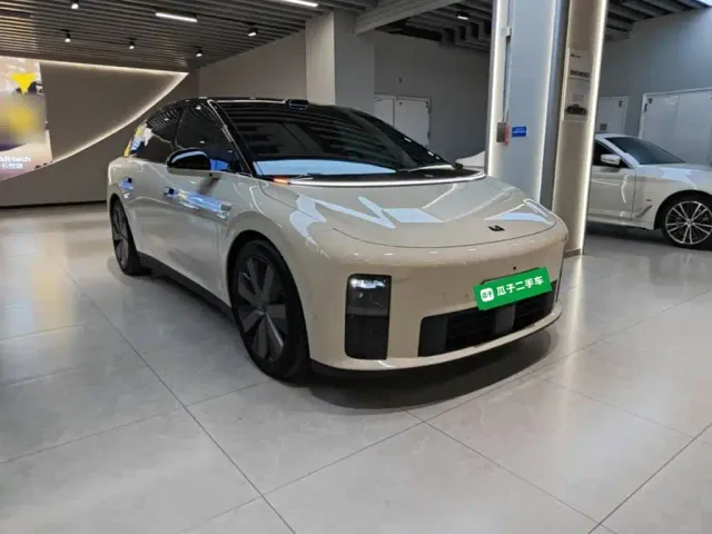Li Auto i6 — Фото автомобиля 3