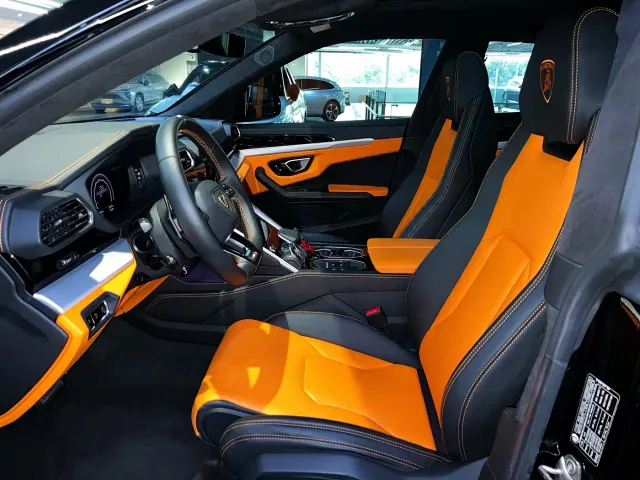 Lamborghini Urus — Фото автомобиля 11