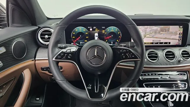 Mercedes-Benz E-Class — Фото автомобиля 13