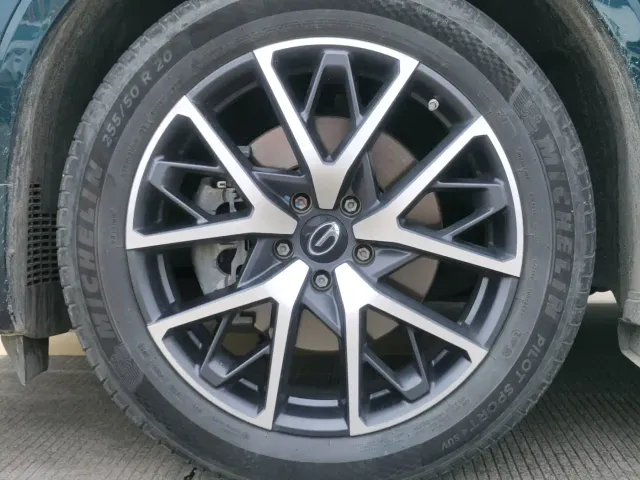 GAC Trumpchi GS8 — Фото автомобиля 20