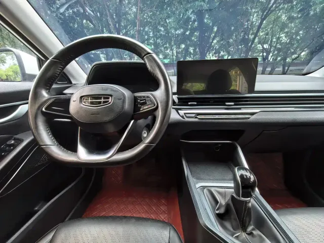 Geely Emgrand — Фото автомобиля 11