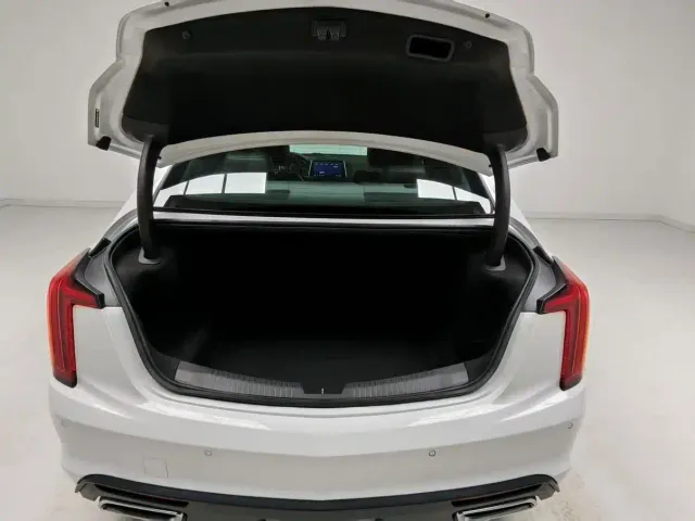 Cadillac CT5 — Фото автомобиля 10