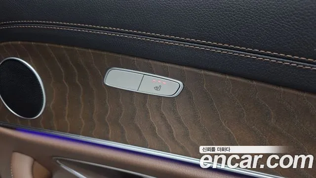 Mercedes-Benz E-Class — Фото автомобиля 14