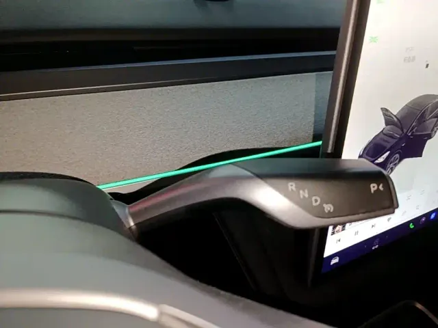 Tesla Model Y — Фото автомобиля 13