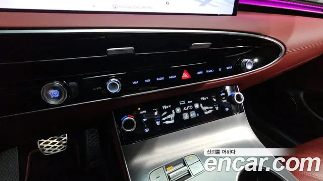 Genesis GV70 2.5T Бензин AWD — Фото автомобиля 15