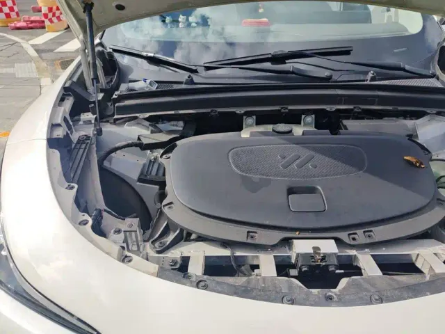 IM Motors LS6 — Фото автомобиля 19