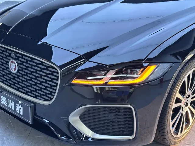 Jaguar XFL — Фото автомобиля 5