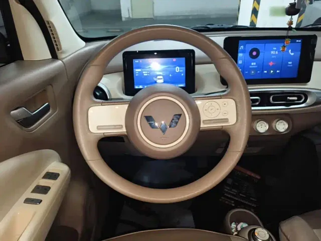 Wuling Hongguang Mini EV — Фото автомобиля 10