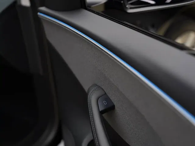 Tesla Model 3 — Фото автомобиля 15