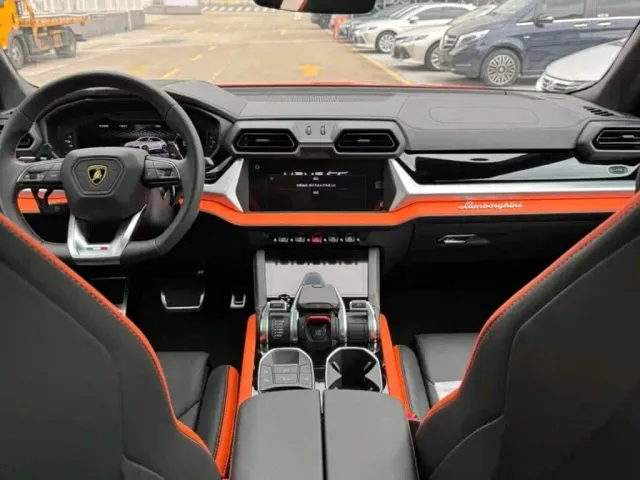 Lamborghini Urus — Фото автомобиля 5