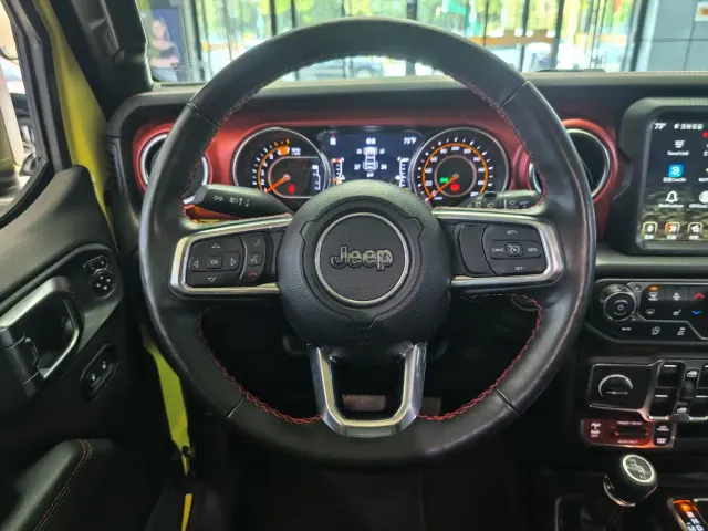 Jeep Wrangler — Фото автомобиля 5