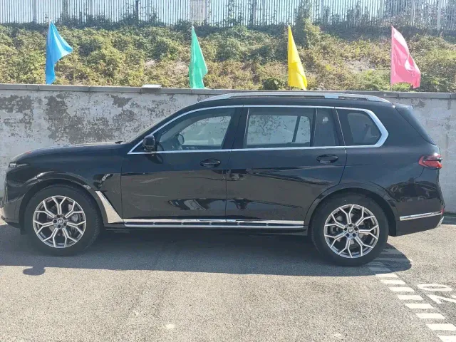 BMW X7 — Фото автомобиля 3