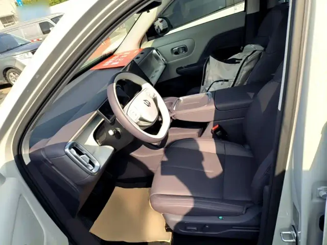 Leapmotor B10 — Фото автомобиля 14