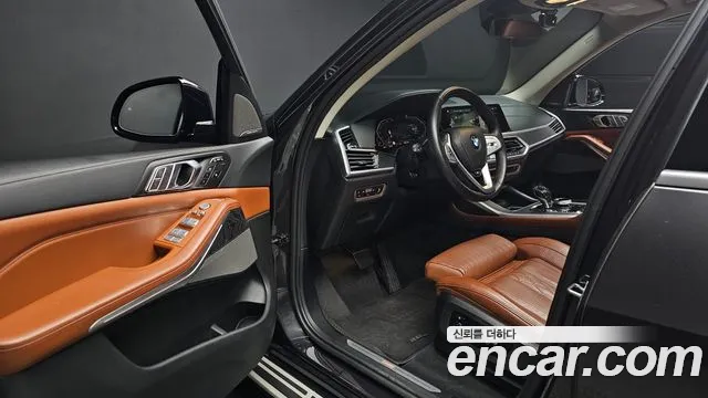 BMW X7 — Фото автомобиля 10