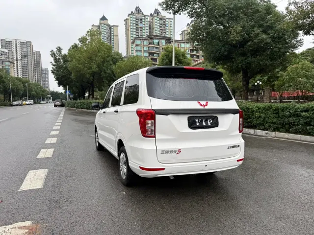 Wuling Hongguang — Фото автомобиля 7