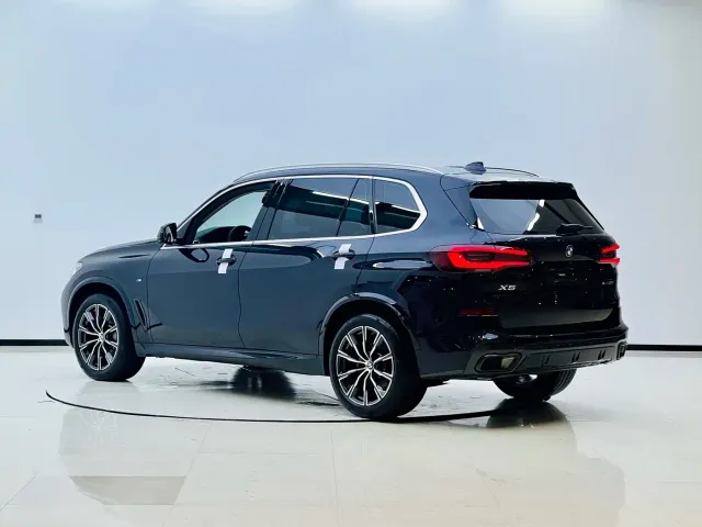 BMW X5 — Фото автомобиля 4