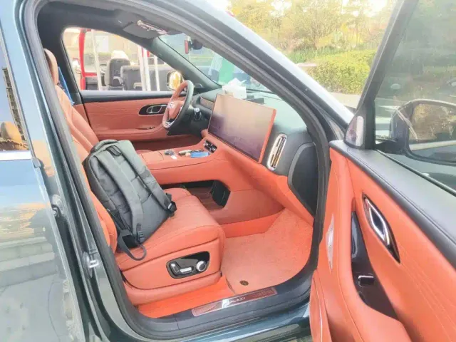 Geely Galaxy M9 — Фото автомобиля 10