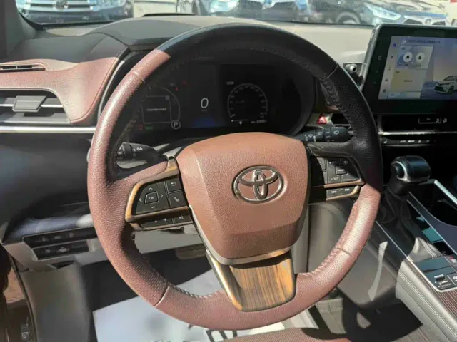 Toyota Granvia — Фото автомобиля 14