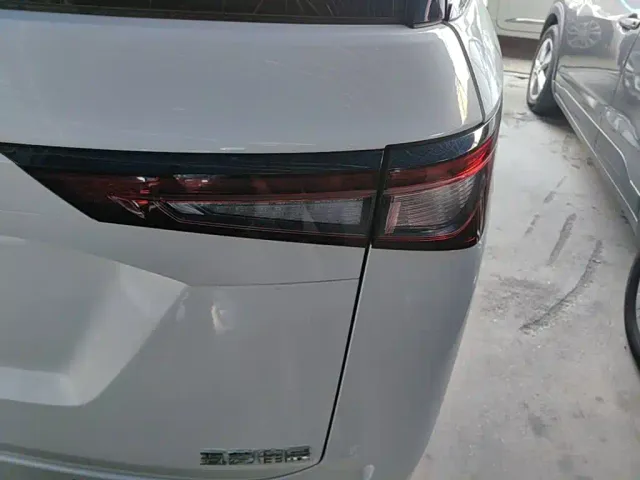 Wuling Jiachen — Фото автомобиля 7
