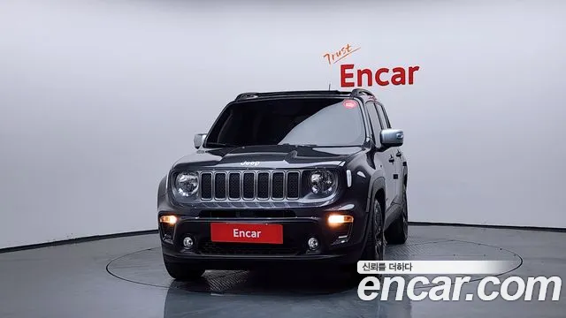 Jeep Renegade — Фото автомобиля 3