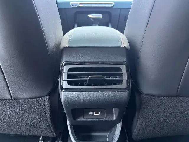 Geely Emgrand S — Фото автомобиля 14