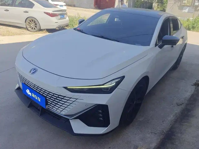 Фотография автомобиля — Changan UNI-V