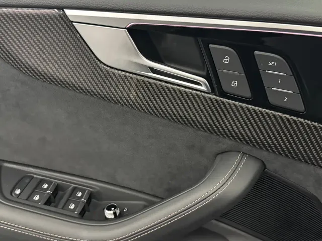 Audi RS 4 — Фото автомобиля 10