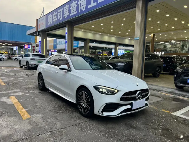 Mercedes-Benz C-Class — Фото автомобиля 3