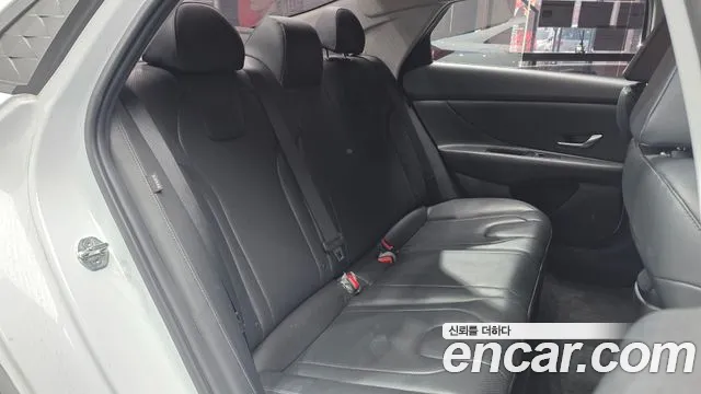 Hyundai AVANTE Новый Avante (CN7) — Фото автомобиля 12