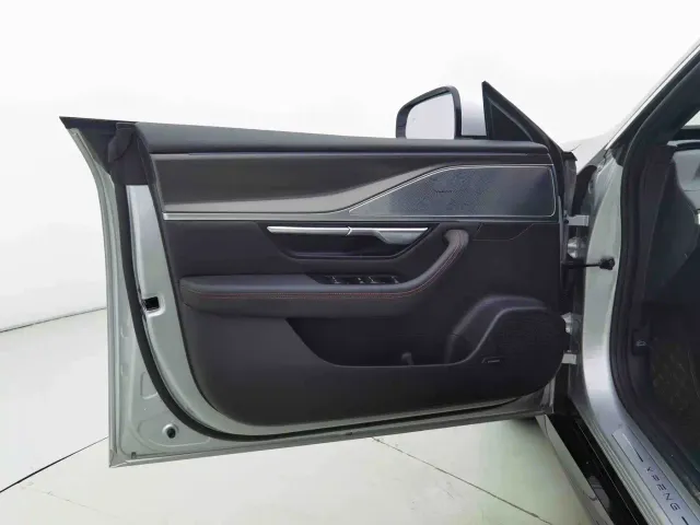 Xpeng P7 — Фото автомобиля 7