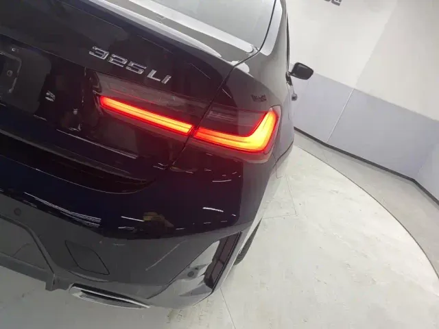 BMW 3 Series — Фото автомобиля 10