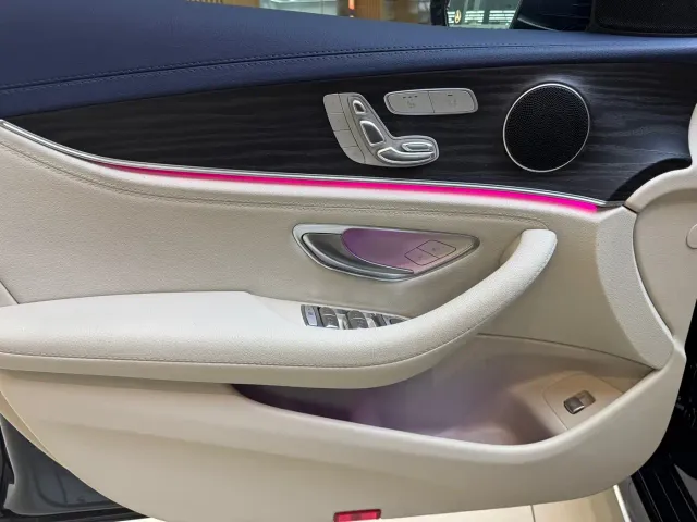 Mercedes-Benz E-Class — Фото автомобиля 10