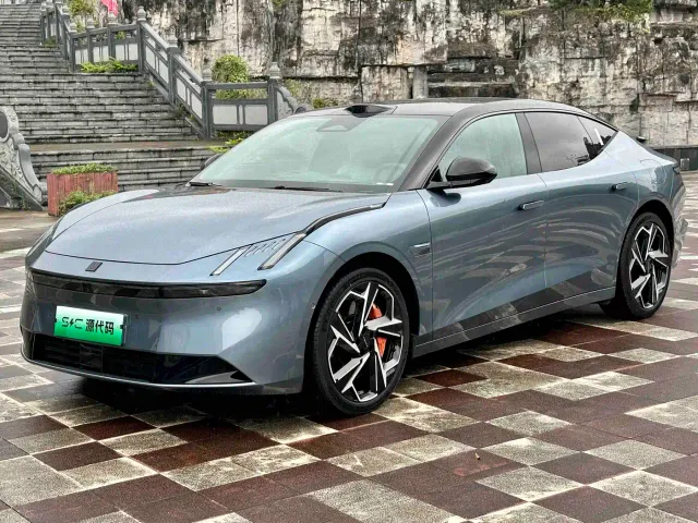 Lynk & Co Z10 — Фото автомобиля 5