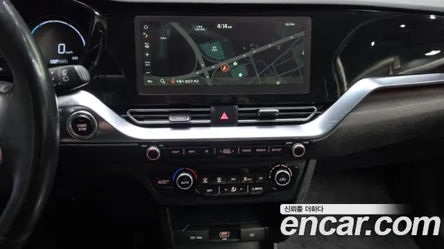 Kia Niro — Фото автомобиля 19
