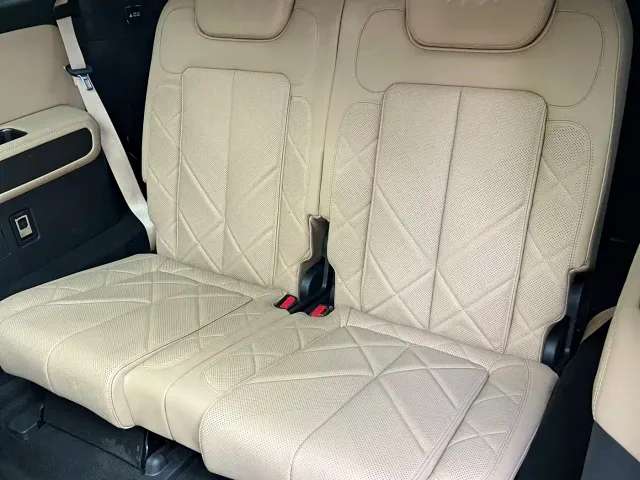Fang Cheng Bao Leopard 8 2025 Zhiyong Flagship 6-Seater — Фото автомобиля 16