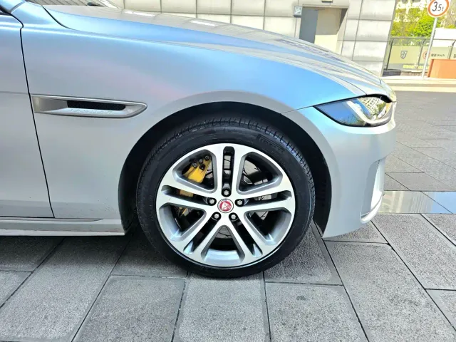 Jaguar XEL — Фото автомобиля 17