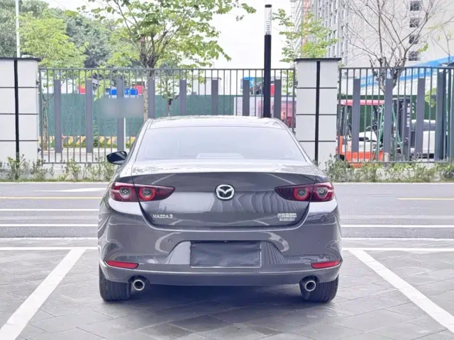 Mazda Axela — Фото автомобиля 22